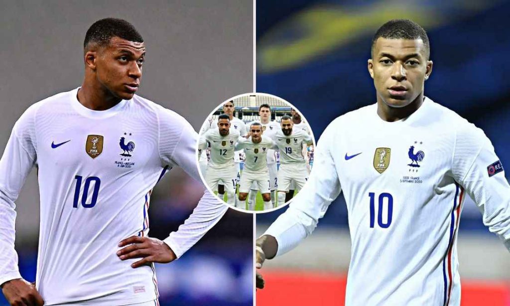 Kylian Mbappe refuse to take France photo